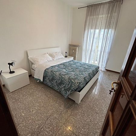Bed and Breakfast Bed Station -Self Check In- Бергамо Экстерьер фото
